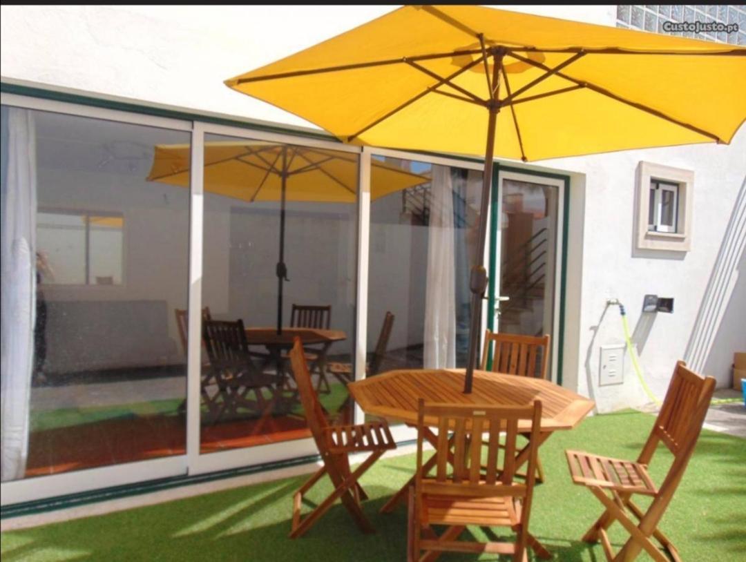 Villa Casinha Res Do Chao Na Nazare Com Quintal E Barbecue Exterior foto